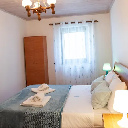 Prázdninový dům Viana Fishers House - Pool & !